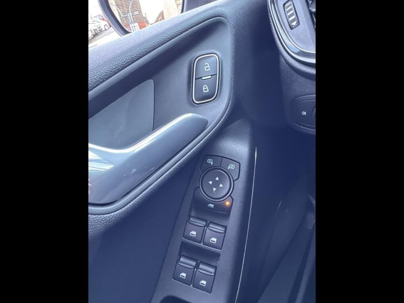 Ford Fiesta 1.0 Flexifuel 95ch Titanium Business 5p  occasion  Fleury-les-Aubrais - photo n19