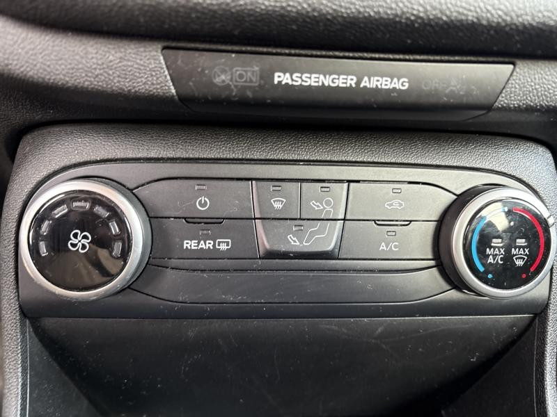 Ford Fiesta 1.1 70ch Business Nav 5p Euro6.2  occasion � Barberey-Saint-Sulpice - photo n�17