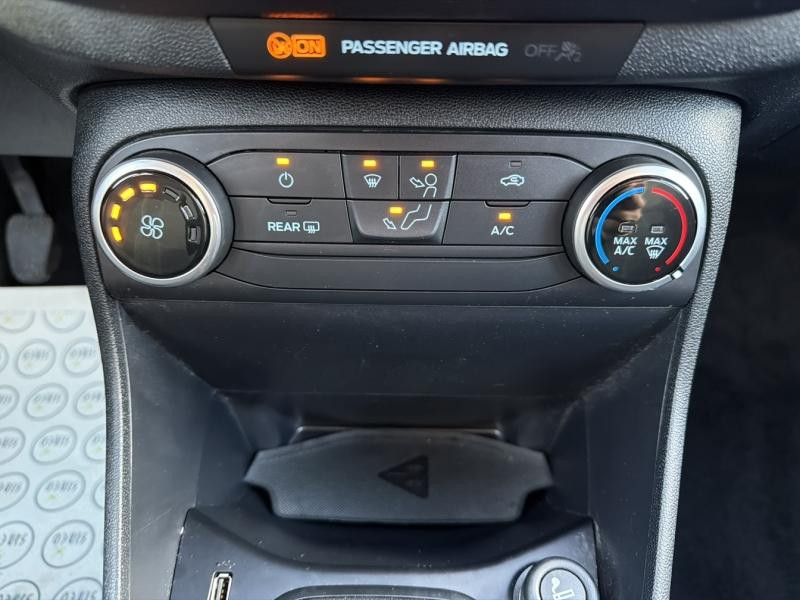 Ford Fiesta 1.1 75ch Connect Business 5p  occasion � Dijon - photo n�17