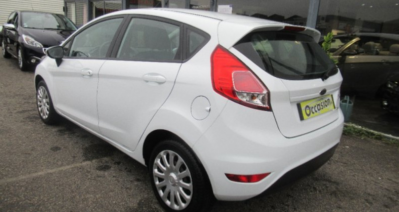 Ford Fiesta 1.2 82 Trend 5 Portes  occasion � AUBIERE - photo n�6