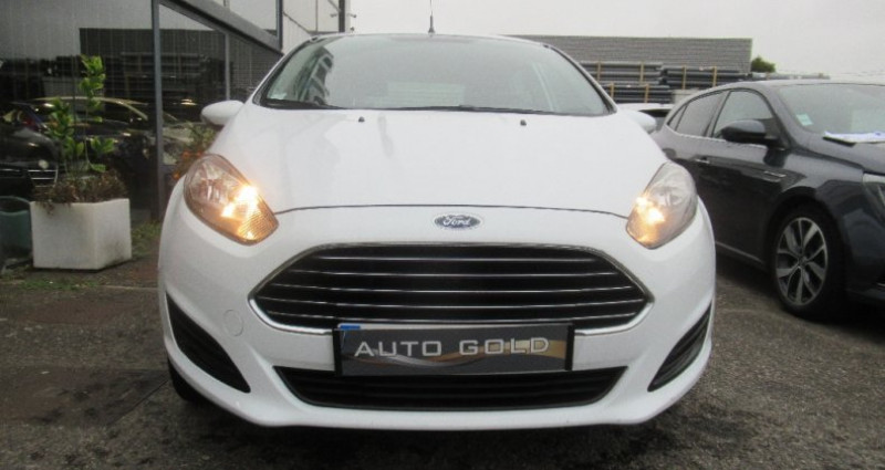 Ford Fiesta 1.2 82 Trend 5 Portes  occasion � AUBIERE - photo n�2