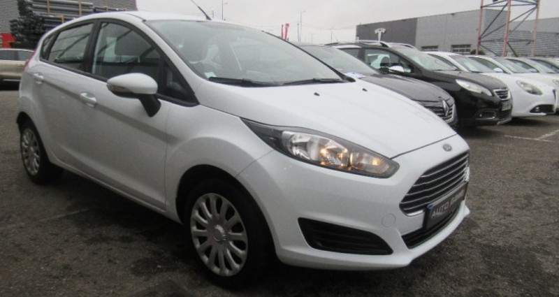 Ford Fiesta 1.2 82 Trend 5 Portes  occasion � AUBIERE - photo n�4
