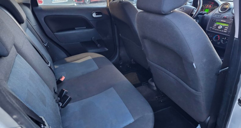 Ford Fiesta 1.4 tdci 2006 - photo n°7 Ford Fiesta 1.4 tdci  occasion à Blois - photo n°7