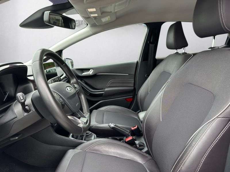 Ford Fiesta 1.5 TDCi 120ch Stop&Start Vignale 5p Euro6.2  occasion  Hérouville-Saint-Clair - photo n9