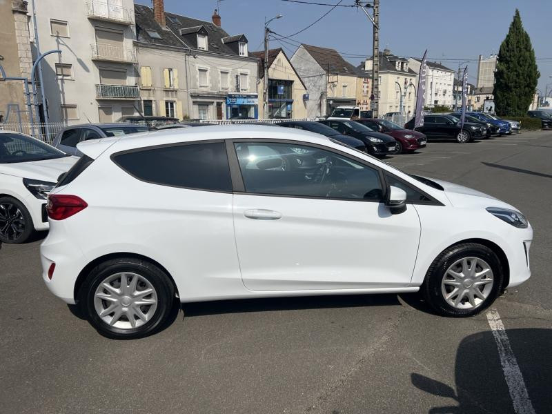 Ford Fiesta 1.5 TDCi 85ch Stop&Start Business 3p Euro6.2  occasion  Fleury-les-Aubrais - photo n4