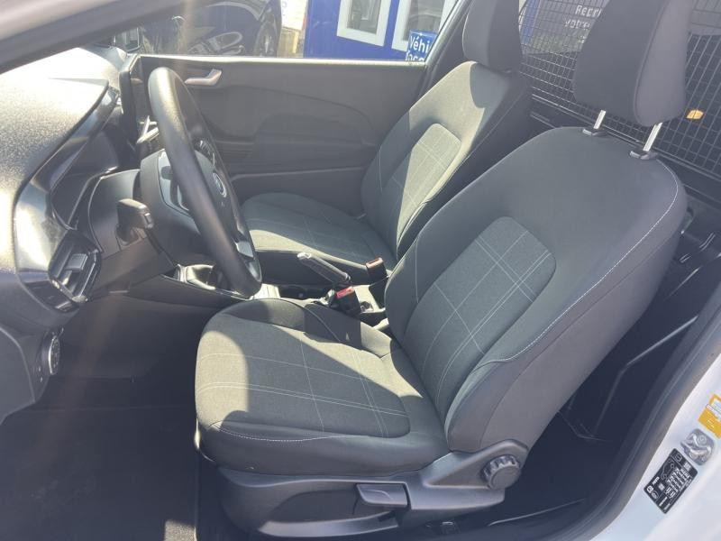 Ford Fiesta 1.5 TDCi 85ch Stop&Start Business 3p Euro6.2  occasion  Fleury-les-Aubrais - photo n11