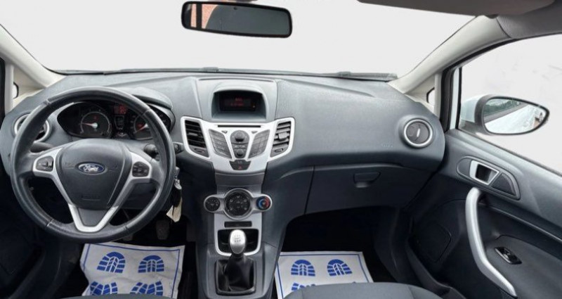 Ford Fiesta Ambiante 1.25i 82 ch Climatisation Régulateur de vitesse Rad 2012 - photo n°5 Ford Fiesta Ambiante 1.25i 82 ch Climatisation Régulateur de vitesse Rad  occasion à Nevers - photo n°5