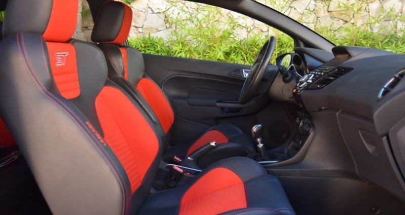 Ford Fiesta ST 1.6 ECOBOOST 182ch phase 2 PACK PERFORMANCE 2015 - photo n°3 Ford Fiesta ST 1.6 ECOBOOST 182ch phase 2 PACK PERFORMANCE  occasion à Mougins - photo n°3