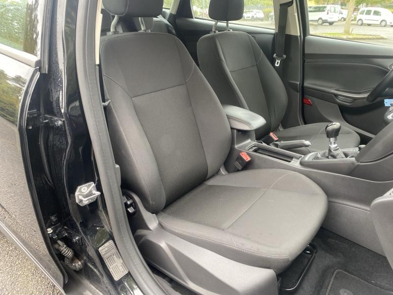 Ford Focus SW 1.5 TDCi 120ch Stop&Start Titanium  occasion  Saint-Doulchard - photo n11