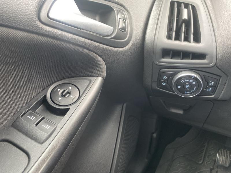 Ford Focus SW 1.5 TDCi 120ch Stop&Start Titanium  occasion  Saint-Doulchard - photo n20