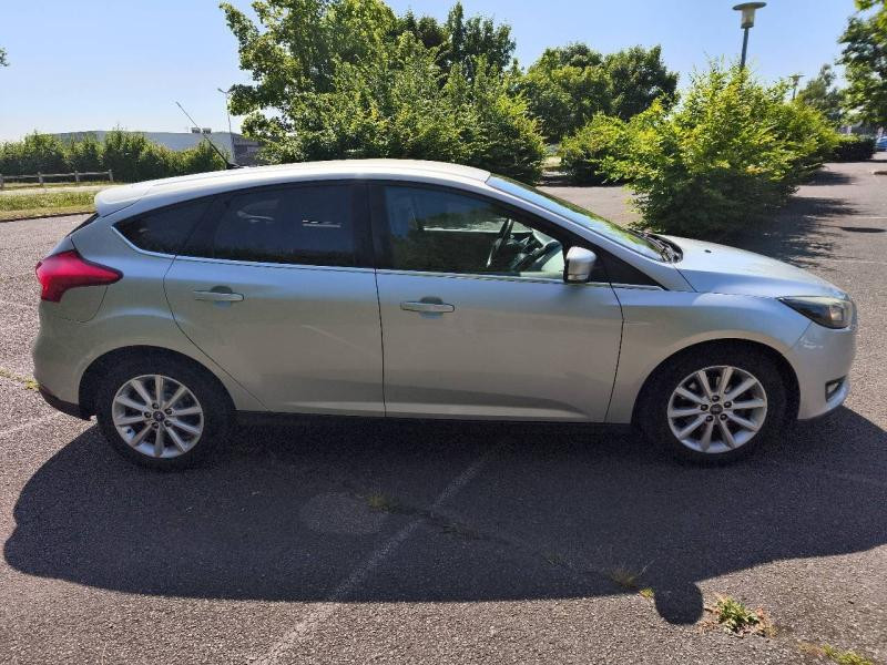 Ford Focus 1.0 EcoBoost 125ch Stop&Start Titanium  occasion  Saint-Doulchard - photo n4