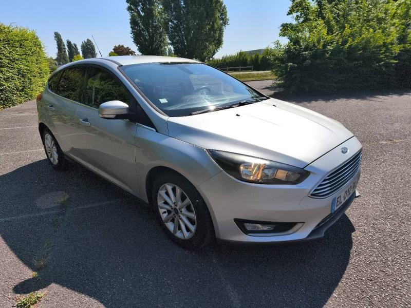 Ford Focus 1.0 EcoBoost 125ch Stop&Start Titanium  occasion  Saint-Doulchard - photo n3