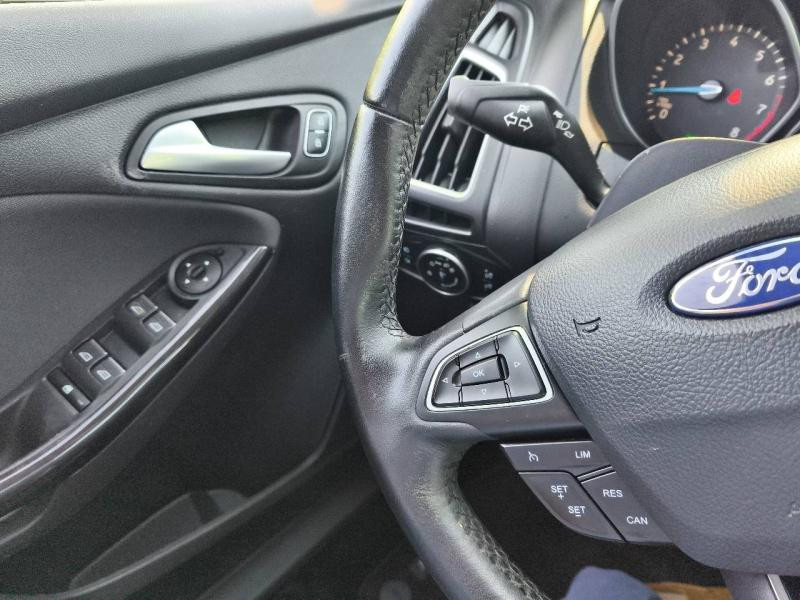 Ford Focus 1.0 EcoBoost 125ch Stop&Start Titanium  occasion  Saint-Doulchard - photo n14