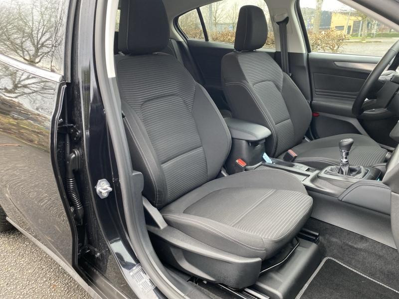 Ford Focus 1.0 Flexifuel mHEV 125ch Titanium X Business  occasion � Saint-Doulchard - photo n�11
