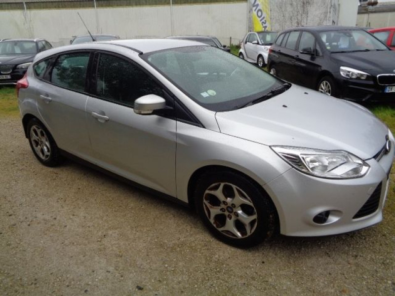 Ford Focus 1.6 TDCI 95CH FAP STOP&START TREND 5P  occasion � Aucamville - photo n�3