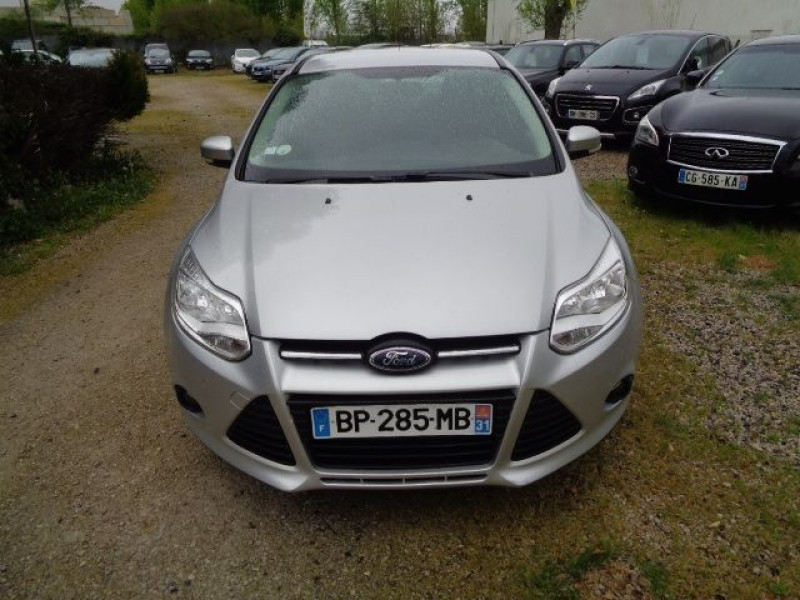 Ford Focus 1.6 TDCI 95CH FAP STOP&START TREND 5P  occasion � Aucamville - photo n�2