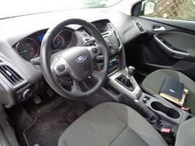 Ford Focus 1.6 TDCI 95CH FAP STOP&START TREND 5P  occasion � Aucamville - photo n�9