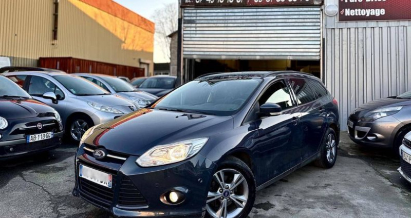 Ford Focus II 1.6 TDCi 115ch FAP Stop&Start Titaniu