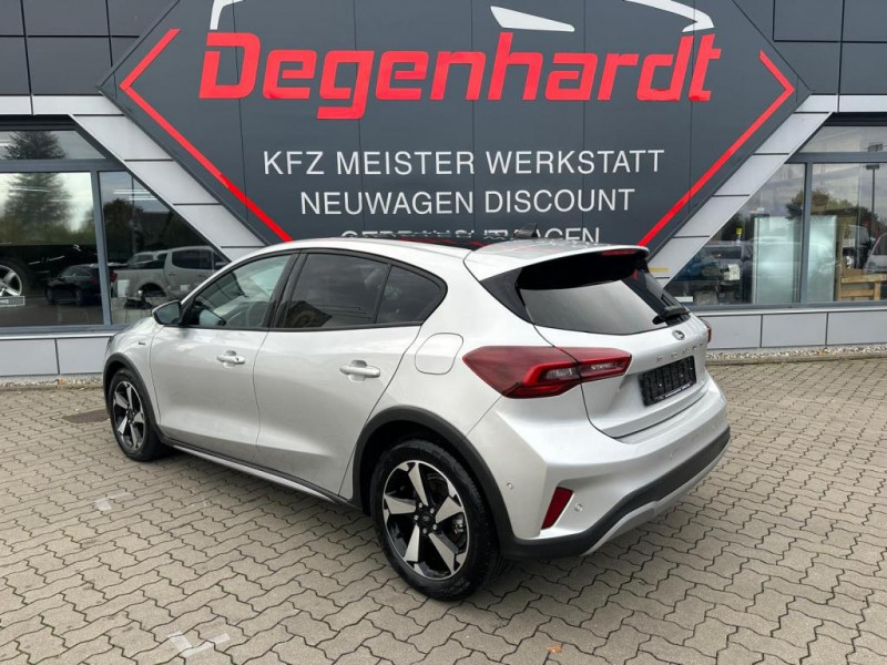 Ford Focus Lim. Active X LED ACC PANO KAMERA AHK  occasion  L'Union - photo n8