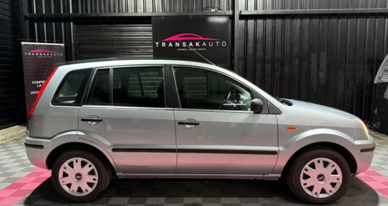 Ford Fusion 1.4 tdci boite automatique 2005 - photo n°2 Ford Fusion 1.4 tdci boite automatique  occasion à Cuincy - photo n°2
