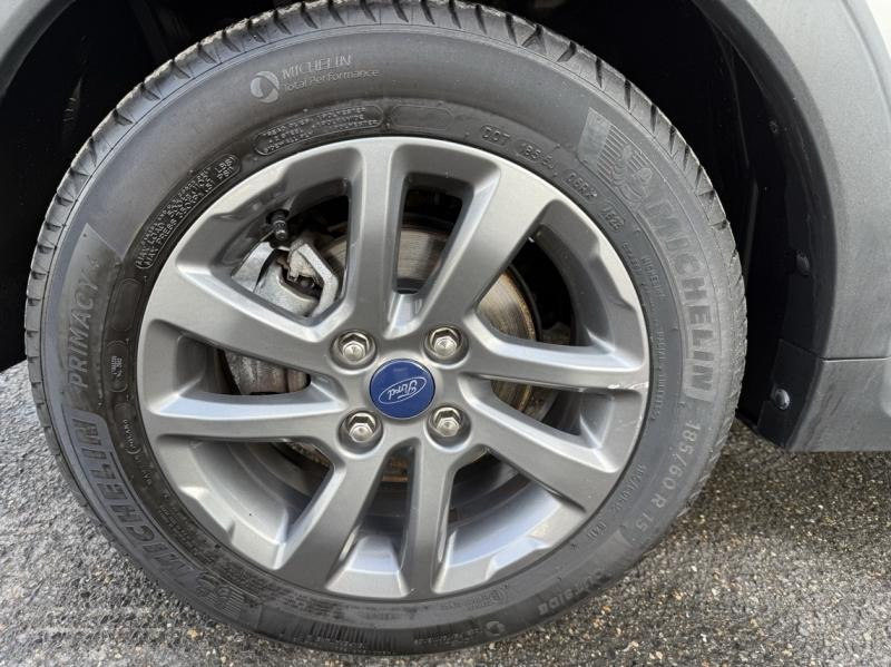 Ford Ka+ 1.2 Ti-VCT 85ch S&S  occasion � Vert-Saint-Denis - photo n�9