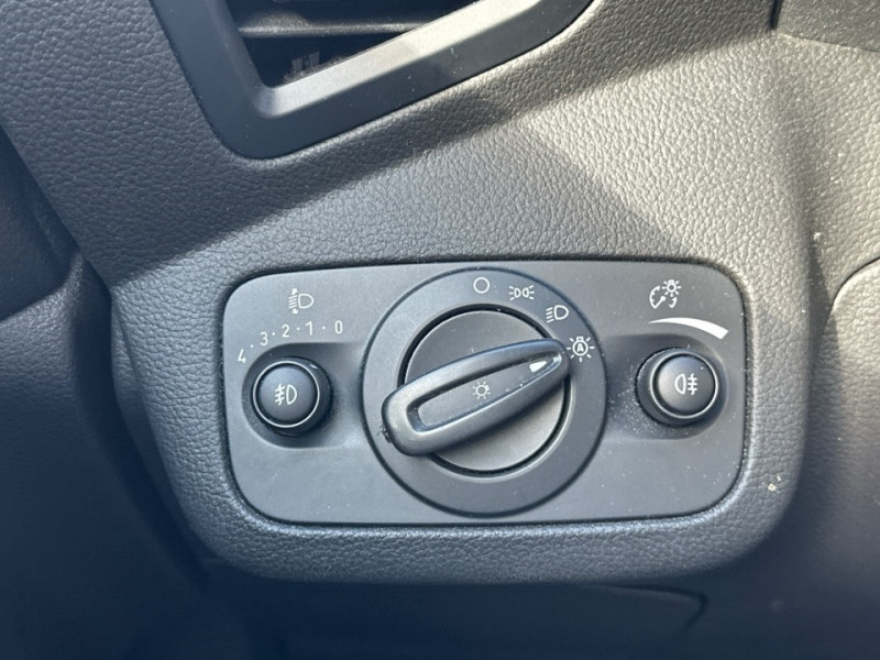 Ford Kuga 1.5 ECOBOOST 150CH STOP&START TITANIUM 4X2 2017 - photo n°18 Ford Kuga 1.5 ECOBOOST 150CH STOP&START TITANIUM 4X2  occasion à Labège - photo n°18