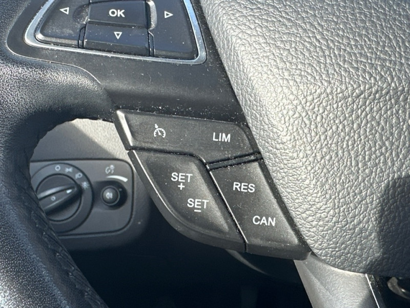 Ford Kuga 1.5 ECOBOOST 150CH STOP&START TITANIUM 4X2 2017 - photo n°17 Ford Kuga 1.5 ECOBOOST 150CH STOP&START TITANIUM 4X2  occasion à Labège - photo n°17
