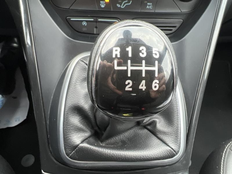 Ford Kuga 1.5 TDCi 120ch Stop&Start Titanium 4x2 Euro6.2  occasion � Auxerre - photo n�19