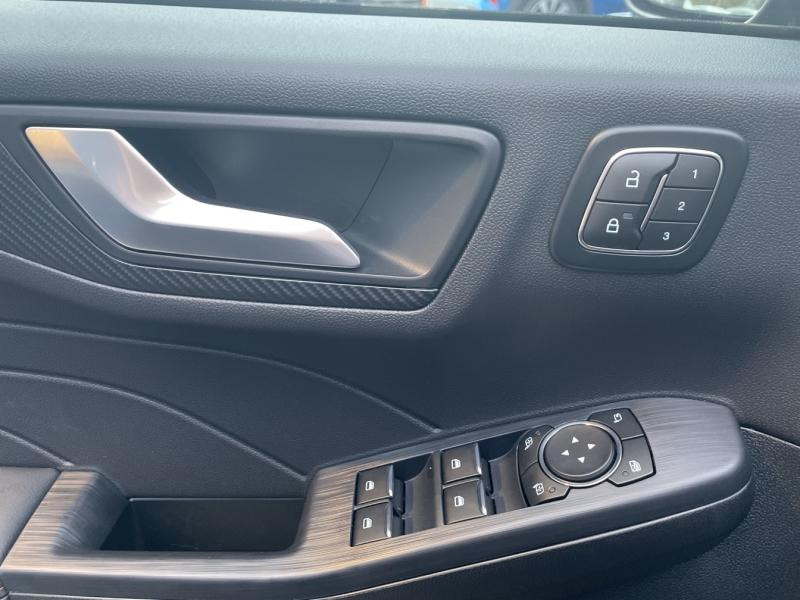 Ford Kuga 2.5 Duratec 180ch Hybrid FlexiFuel ST-Line X Powershift 2025 - photo n°20 Ford Kuga 2.5 Duratec 180ch Hybrid FlexiFuel ST-Line X Powershift  occasion à Saint-Doulchard - photo n°20