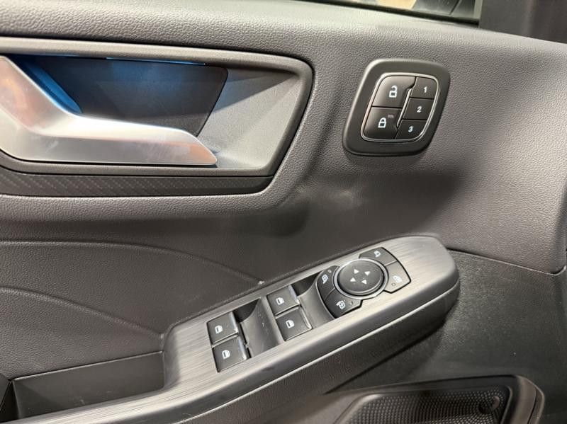 Ford Kuga 2.5 Duratec 180ch Hybrid FlexiFuel ST-Line X Powershift  occasion � Chaumont - photo n�17