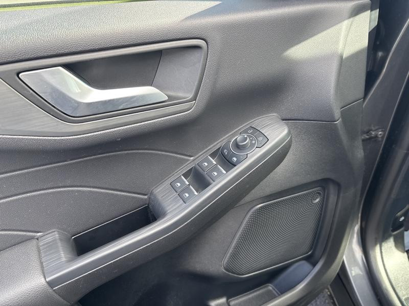 Ford Kuga 2.5 Duratec 190ch FHEV E85 Titanium BVA  occasion  Saint-Doulchard - photo n18
