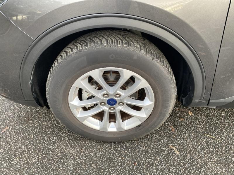 Ford Kuga 2.5 Duratec 190ch FHEV E85 Titanium BVA  occasion � Saint-Doulchard - photo n�9