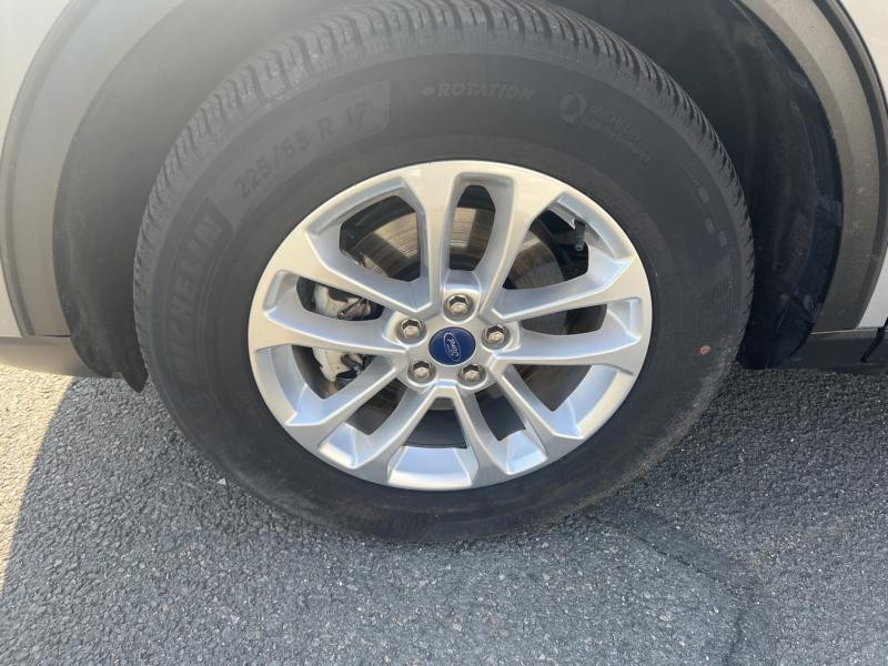 Ford Kuga 2.5 Duratec 190ch FHEV E85 Titanium BVA  occasion  Fleury-les-Aubrais - photo n9