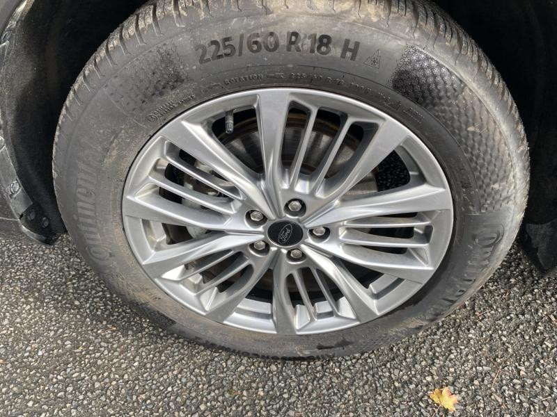 Ford Kuga 2.5 Duratec 190ch FHEV E85 Vignale BVA  occasion  Saint-Doulchard - photo n9