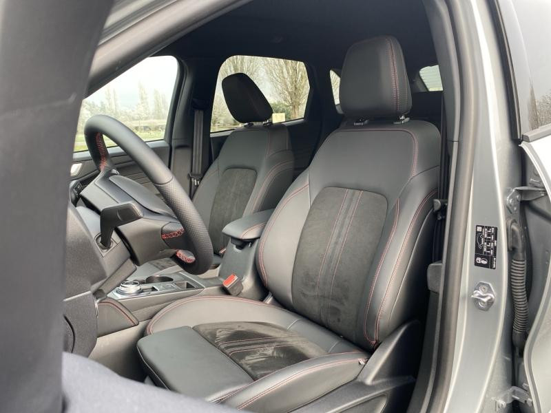 Ford Kuga 2.5 Duratec 243ch Hybride Rechargeable ST-Line X Powershift  occasion � Saint-Doulchard - photo n�10