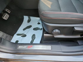 Ford Kuga Kuga 1.5 EcoBlue 120 S&S BVA8 ST-Line 5p  occasion � Lescure-d'Albigeois - photo n�13