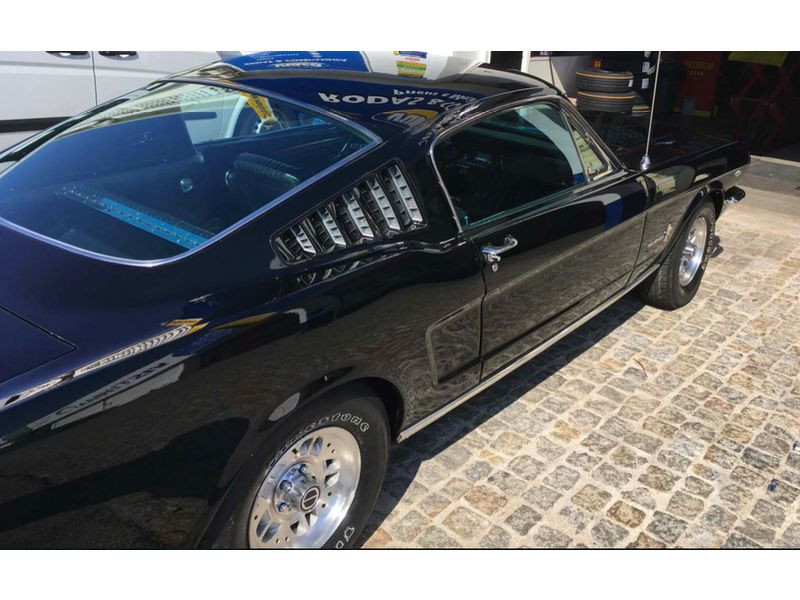 Ford Mustang Fastback Noir occasion à Paris 1 - photo n°3