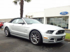 Ford Mustang occasion Argent année 2014 boite Automatique Annonce Ford Mustang occasion Essence GT cabriolet 5.0L 420hp à Orgeval