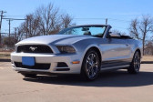 Ford Mustang occasion Gris année 2014 boite Automatique Annonce Ford Mustang occasion Essence v6 cabriolet premium cuir à Orgeval