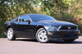 Ford Mustang occasion Noir année 2013 boite Manuelle Annonce Ford Mustang occasion Essence V6 coupe premium cuir à Orgeval