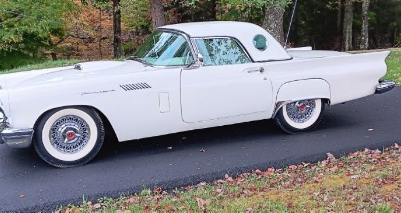 Ford Thunderbird  1957 - photo n°2 Ford Thunderbird   occasion à LYON - photo n°2