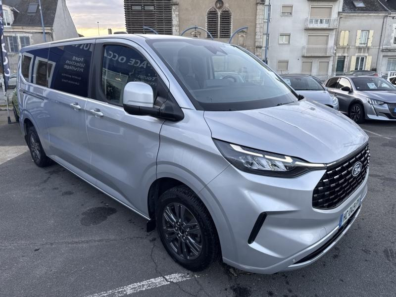 Ford Tourneo 320 L2H1 2.0 EcoBlue 150ch Titanium  occasion � Fleury-les-Aubrais - photo n�3