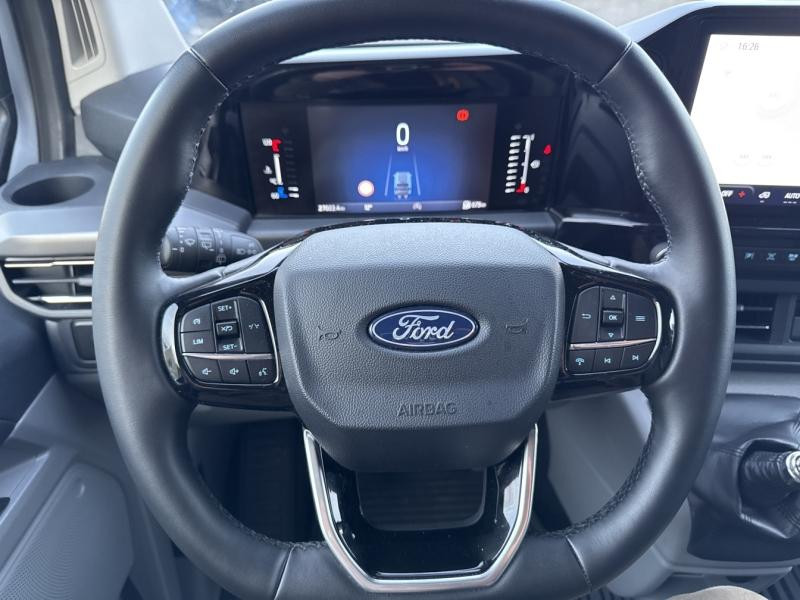 Ford Tourneo 320 L2H1 2.0 EcoBlue 150ch Titanium  occasion � Fleury-les-Aubrais - photo n�16