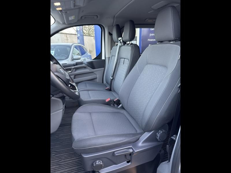 Ford Tourneo 320 L2H1 2.0 EcoBlue 150ch Titanium  occasion � Fleury-les-Aubrais - photo n�12