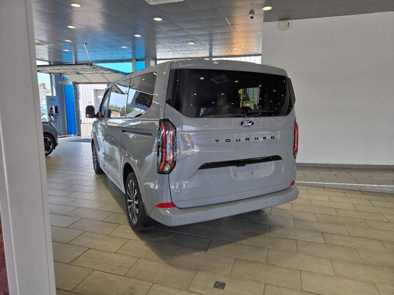 Ford Tourneo 340 L1H1 2.5 Duratec 232ch Hybride rechargeable Titanium X C  occasion à Fleury-les-Aubrais - photo n°7