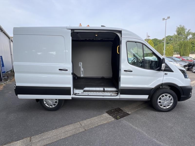 Ford Transit 2T Fg PE 350 L2H2 198 kW Batterie 75/68 kWh Trend Business  occasion  Brie-Comte-Robert - photo n8
