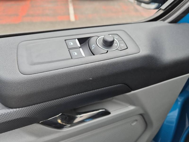 Ford Transit 320 L1H1 2.5 Duratec 232ch Hybride rechargeable MS-RT CVT  occasion  Fleury-les-Aubrais - photo n19