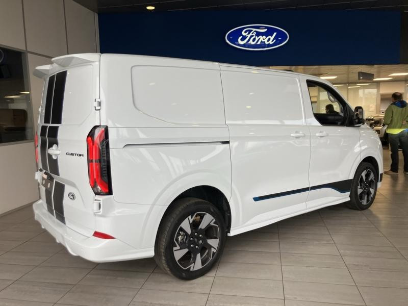 Ford Transit 320 L1H1 2.5 Duratec 232ch Hybride rechargeable Sport CVT  occasion � Fleury-les-Aubrais - photo n�5