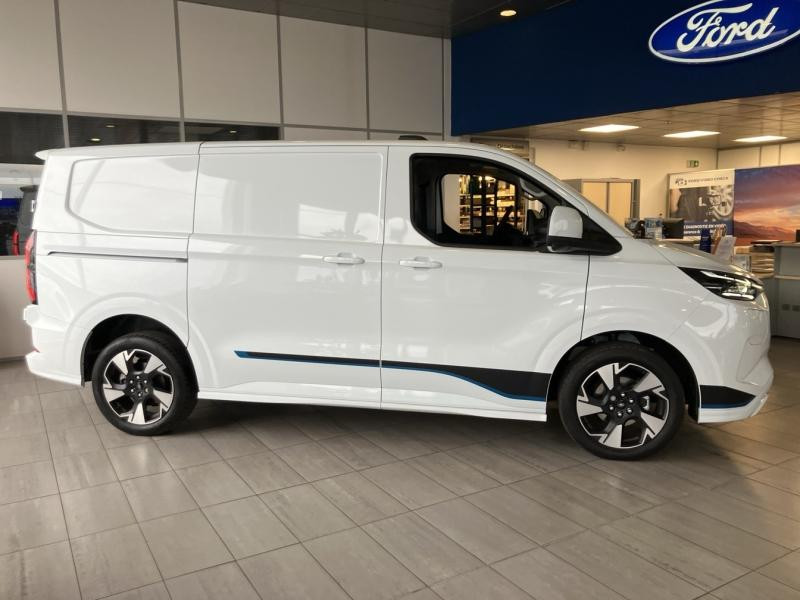 Ford Transit 320 L1H1 2.5 Duratec 232ch Hybride rechargeable Sport CVT  occasion � Fleury-les-Aubrais - photo n�4