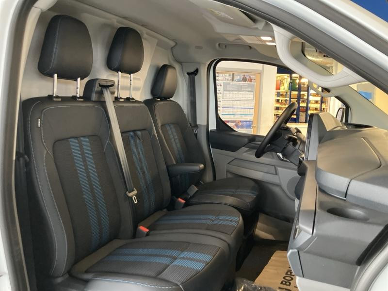 Ford Transit 320 L1H1 2.5 Duratec 232ch Hybride rechargeable Sport CVT  occasion � Fleury-les-Aubrais - photo n�11
